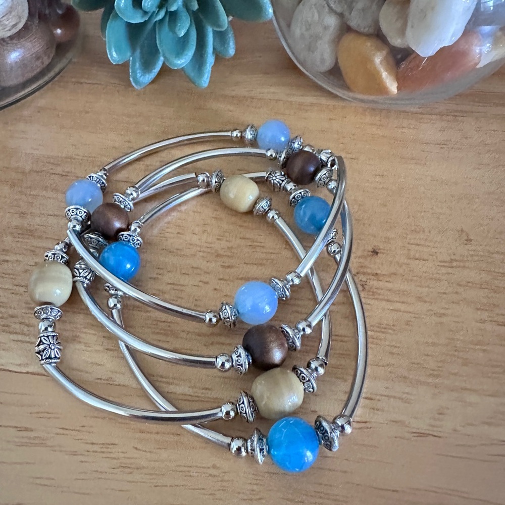 Set of 4 Handmade Stretch Bracelets Brown, Beige, Light Blue & Dark Blue 8" stre - Picture 2 of 5